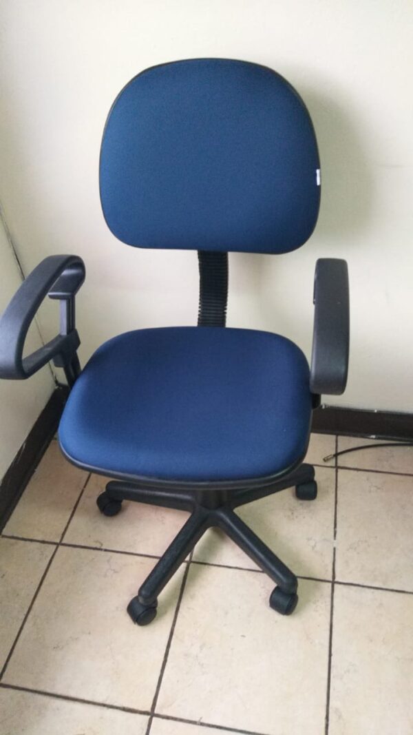 Silla Secretarial de Tela Con Brazos Azul Xtech - Imagen 2