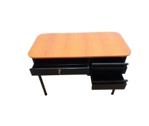 Escritorio Junior – Negro base clara