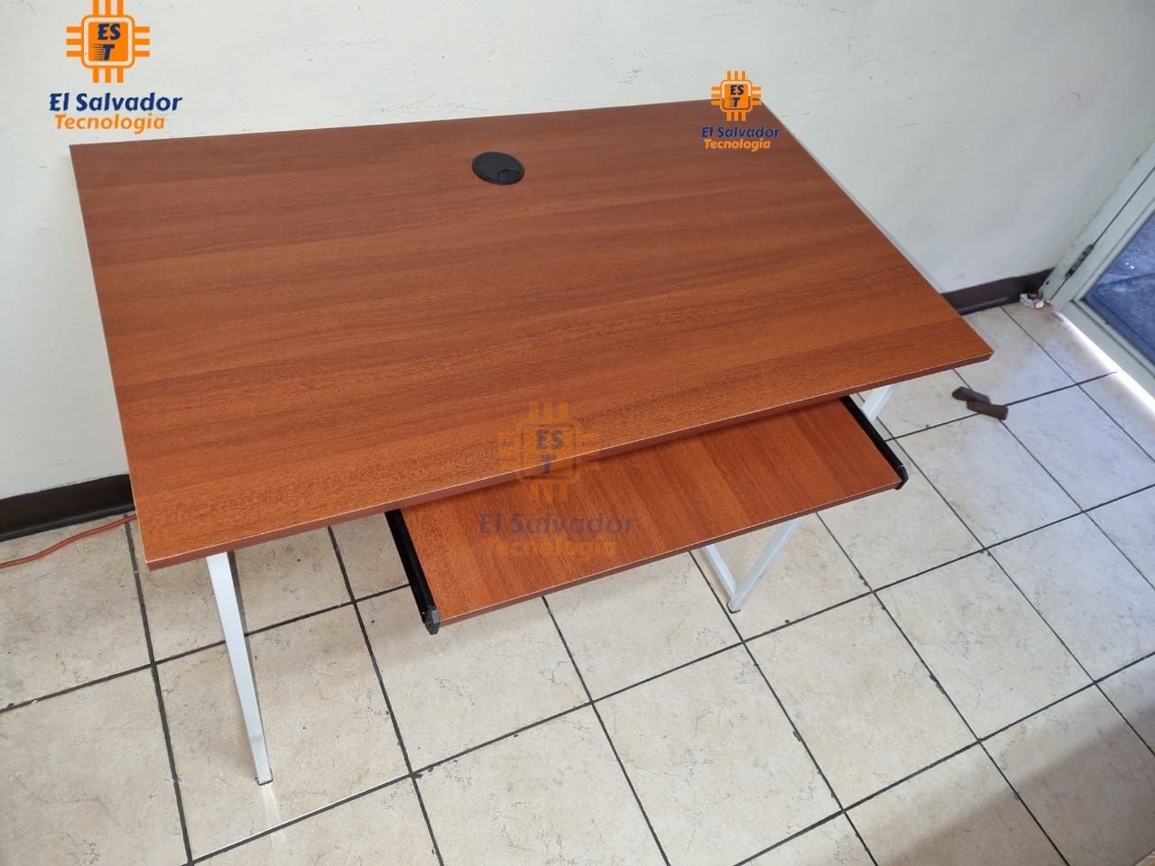 Escritorio Maxy Roble con Porta Teclado (1)