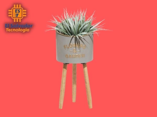 Maceta metálica con soporte de madera 18 pulg