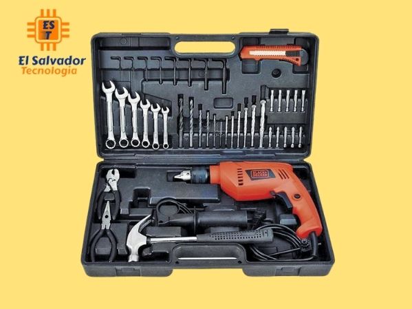 Percutor 550w 1/2'' 40 accesorios Black and Decker