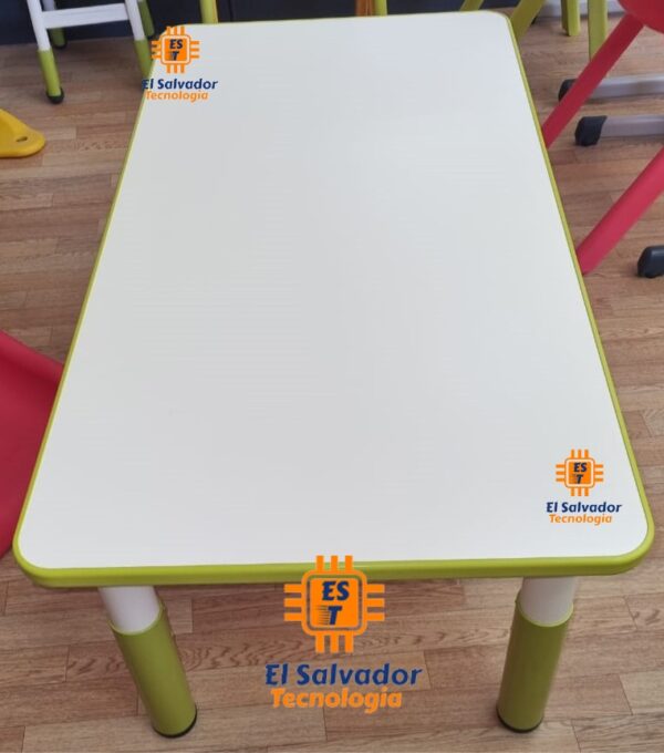 Mesa escolar rectangular para parvularia con nivel de elevación kid plus verde