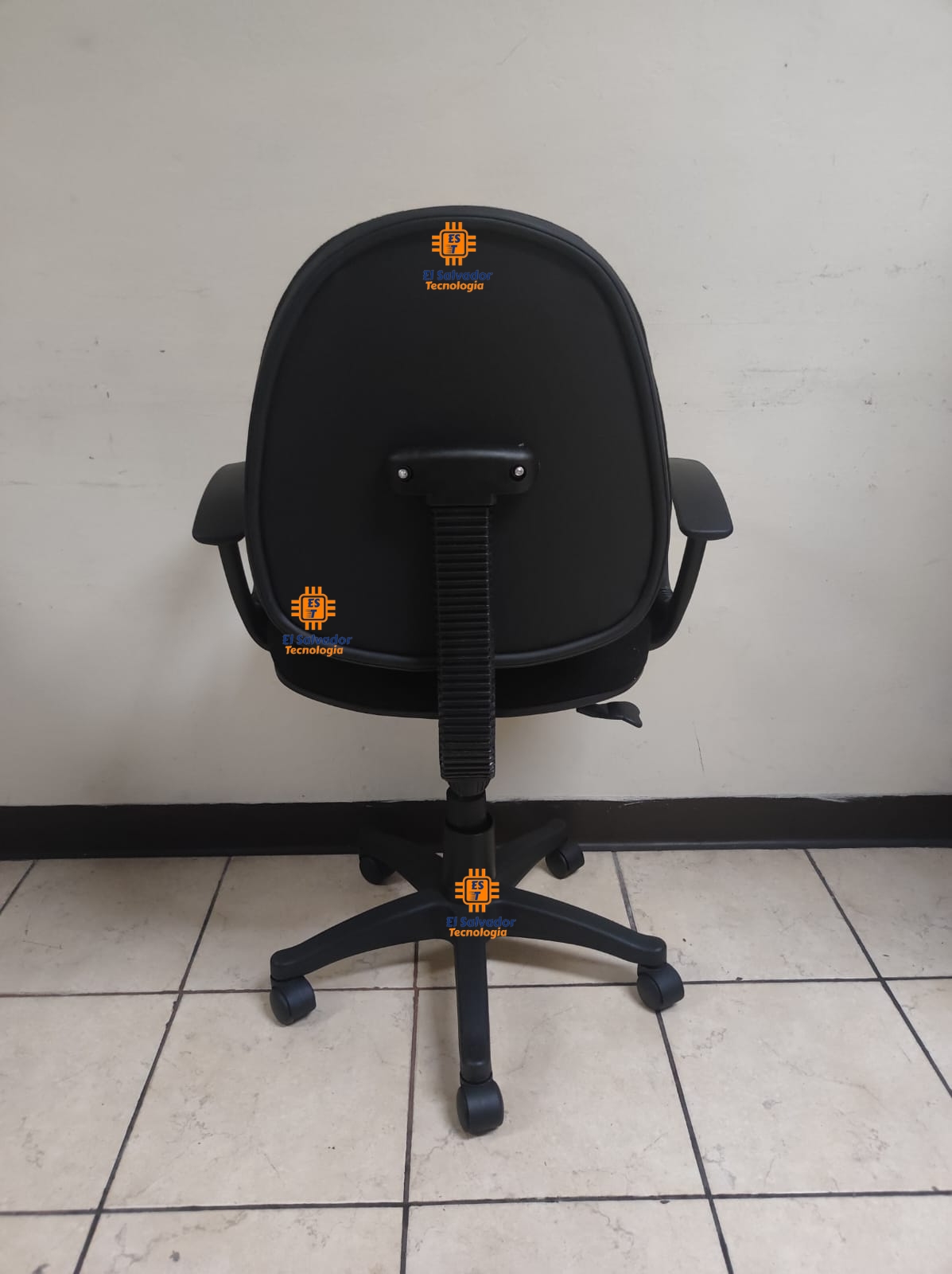 Silla de Oficina Económica de Tela - ACS-1 - Soporta 250 Lbs - Imagen 3