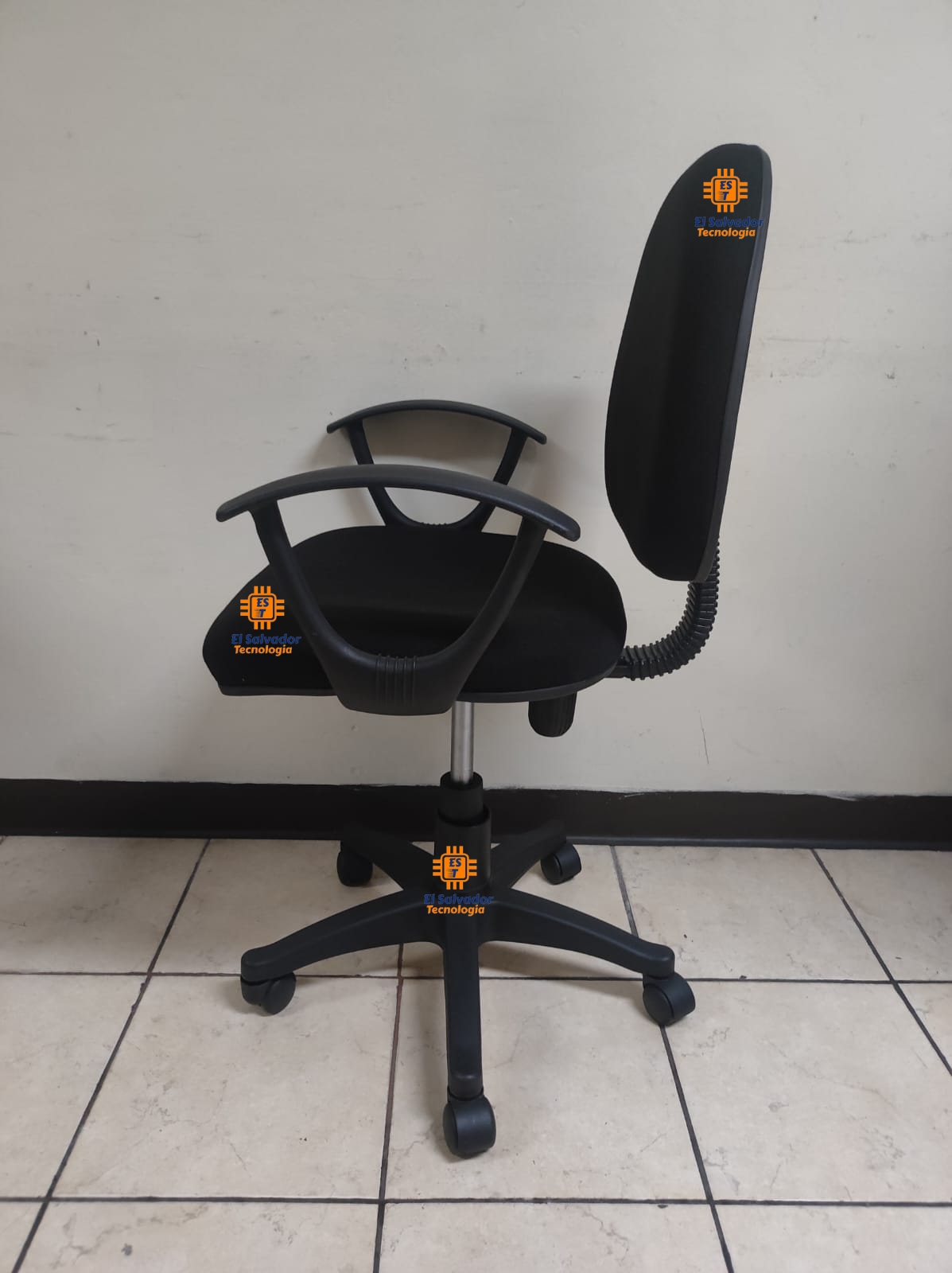 Silla de Oficina Económica de Tela - ACS-1 - Soporta 250 Lbs - Imagen 4