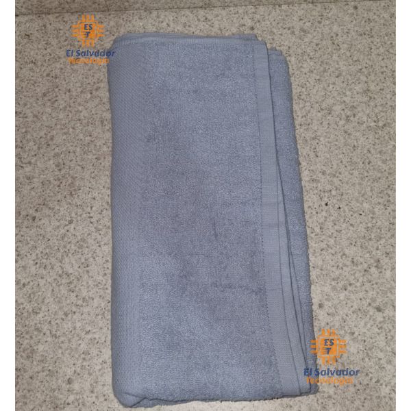 Toalla de baño de algodón Celeste - 77 cm x 155 cm