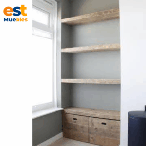 Estantes flotantes y un mueble bajo con cajones–TLS–3363