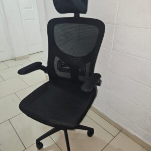 Silla Gerencial Karla - Reposabrazos Flexibles - Reposacabezas Ajustable - Soporta 275 Lbs